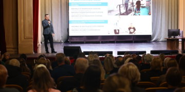 Транспорт, застройка, благоустройство: мэр Кудрявцев ответил на острые вопросы жителей Калининского района