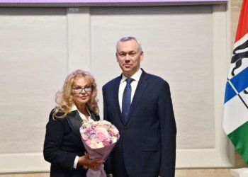 Полвека в профессии: губернатор Новосибирской области наградил знаком почёта Председателя ИД «Сибинформ» Элеонору Соломенникову