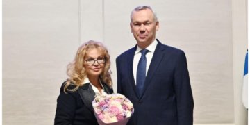 Полвека в профессии: губернатор Новосибирской области наградил знаком почёта Председателя ИД «Сибинформ» Элеонору Соломенникову