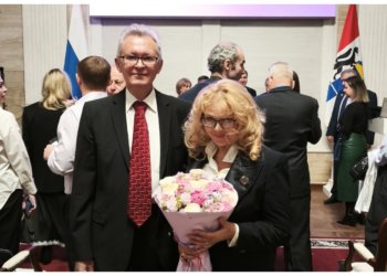 Полвека в профессии: губернатор Новосибирской области наградил знаком почёта Председателя ИД «Сибинформ» Элеонору Соломенникову