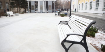 Пространство возле консерватории благоустроили в Новосибирске