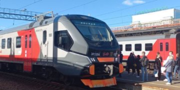 Дополнительные электрички запустили для жителей Первомайского района