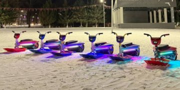 Зимний аналог электросамокатов запустили в парках и скверах Новосибирска