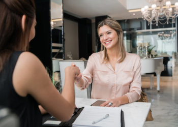 Выездное банковское обслуживание набирает популярность у жителей Новосибирской области