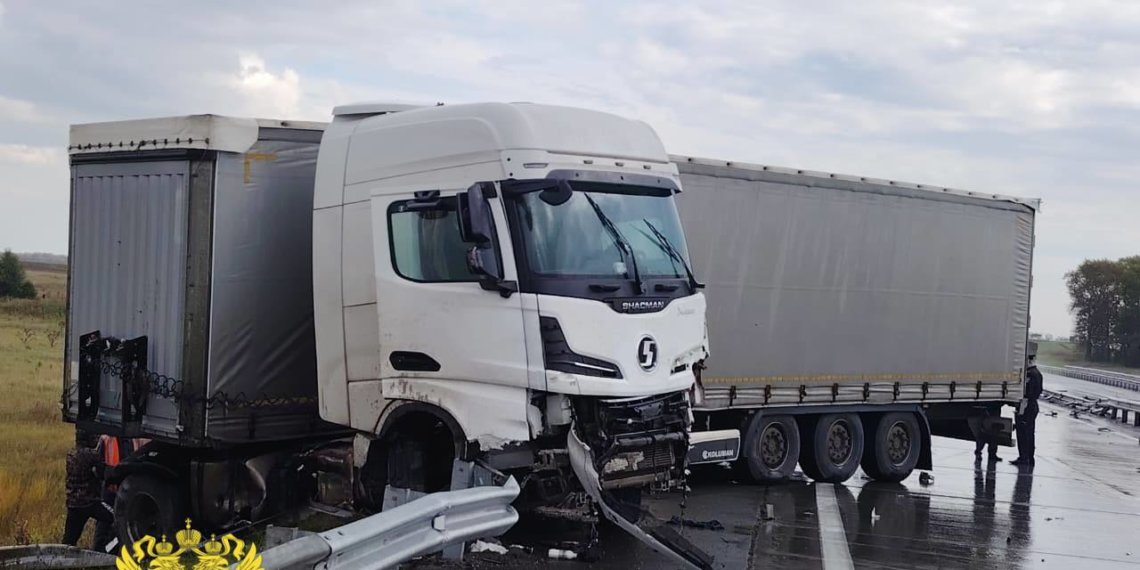 Дальнобойщика будут судить за смертельное ДТП с тремя рабочими в Новосибирской области