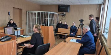 Покушение на убийство 6 человек: обвиняемого в поджоге дома с детьми заключили под стражу в Новосибирской области