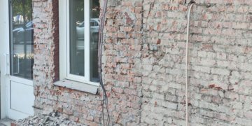 Проблема растет: почти 8 тысяч домов признали аварийными в Новосибирской области