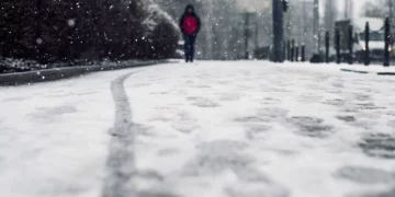 Гололед атакует: шокирующая статистика по травмам в Новосибирске