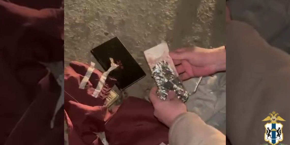 Пенсионер посылкой переслал мошенникам 800 тысяч в Новосибирск