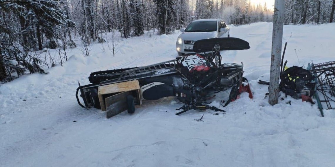 Пьяный сибиряк на снегоходе врезался в столб — погиб его 4-летний сын