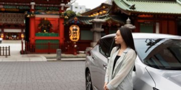 Праворульные и гибридные автомобили запретили ввозить в Россию