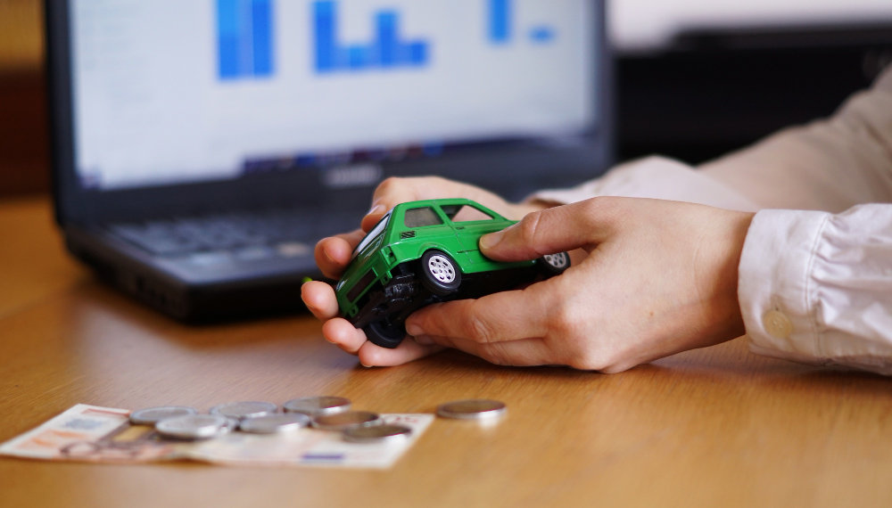 Новосибирцы бьют тревогу: из-за мошенников ОСАГО дорожает на 20%, семьи платят из своего кармана