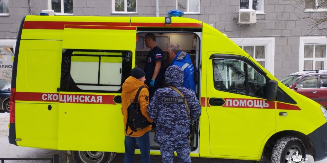 Двое новосибирцев с похмелья напали на врачей скорой помощи