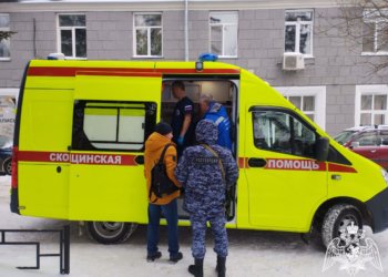 Двое новосибирцев с похмелья напали на врачей скорой помощи