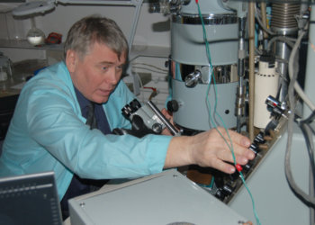 За открытие мирового уровня: новосибирский физик удостоен Демидовской премии