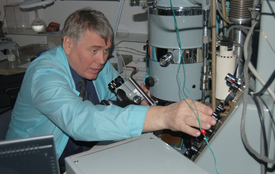 За открытие мирового уровня: новосибирский физик удостоен Демидовской премии