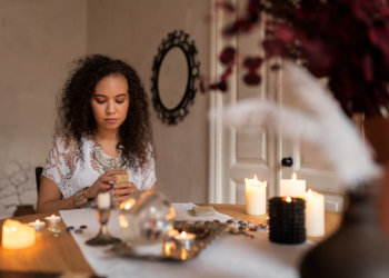 Как погадать на Новый год: простые и волшебные ритуалы