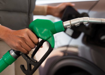 Новосибирца осудили за заправку машин друзьям за счет работодателя