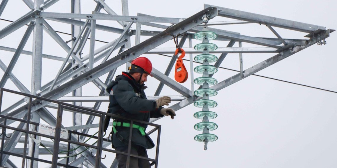 «Россети Новосибирск» завершают строительство линии электропередачи для новой подстанции 110 кВ «Молзавод»