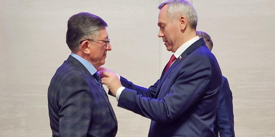 Руководителю филиала «Россети Новосибирск» присвоено почётное звание