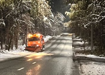 Экстренные ящики с песком и солью для водителей появились в Новосибирске