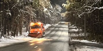 Экстренные ящики с песком и солью для водителей появились в Новосибирске