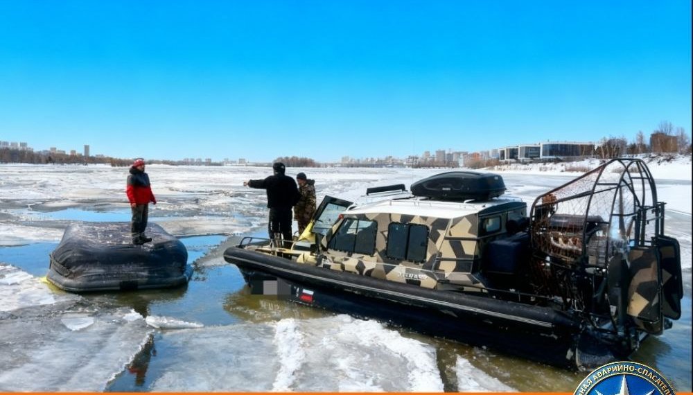Аэролодка с тремя новосибирцами перевернулась возле Бугринского моста