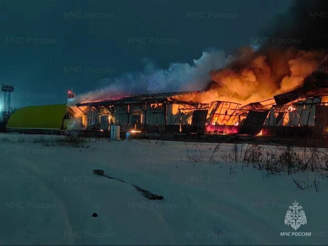 Склад транспортной компании сгорел на левом берегу Новосибирска