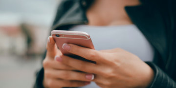 Три жительницы Новосибирской области опустошили счёт бойца СВО на 2,5 млн. рублей