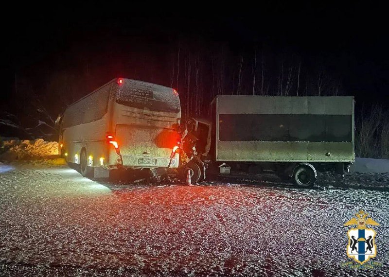 Пассажирский автобус попал в ДТП по дороге в новосибирский аэропорт Толмачёво