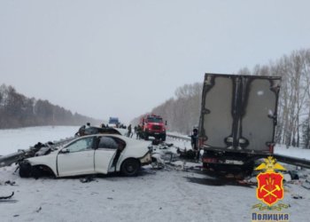 За рулем был 18-летний: трое парней погибли в ДТП на трассе Новосибирск — Юрга