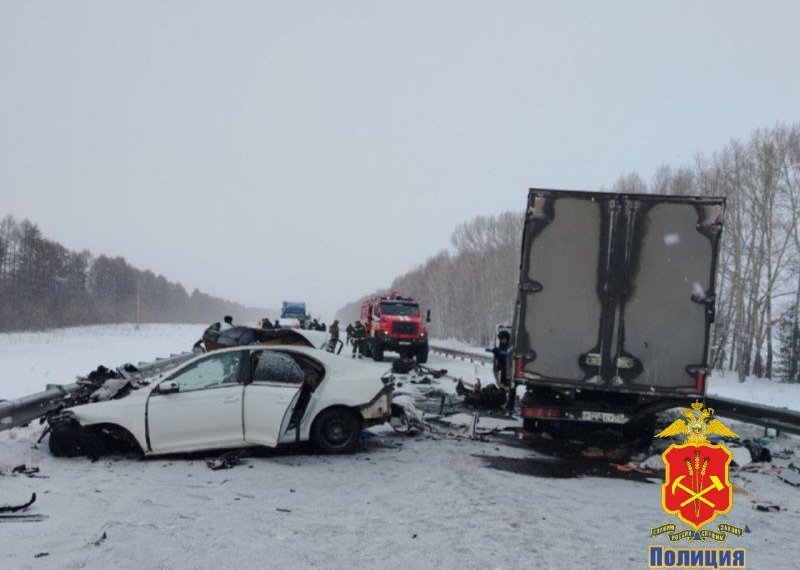 За рулем был 18-летний: трое парней погибли в ДТП на трассе Новосибирск — Юрга