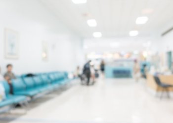 Самозанятые в России смогут оформлять больничные с 1 января 2026 года. Но есть нюансы