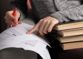 В России пересмотрели баллы по ЕГЭ для поступления в вузы