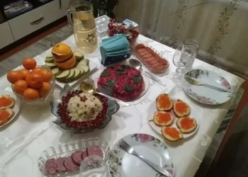 Классика в новом формате: пять трендовых способа подать «Селёдку под шубой»