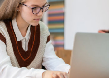 Сбер запустил бесплатные налоговые консультации и расширил тестовый доступ к бухгалтерии на аутсорсинге для малого бизнеса