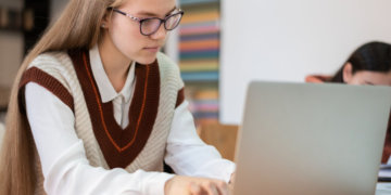 Сбер запустил бесплатные налоговые консультации и расширил тестовый доступ к бухгалтерии на аутсорсинге для малого бизнеса