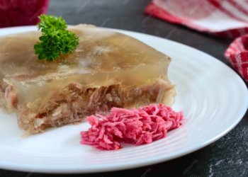 Россиян предупредили о штрафах за зловонный холодец