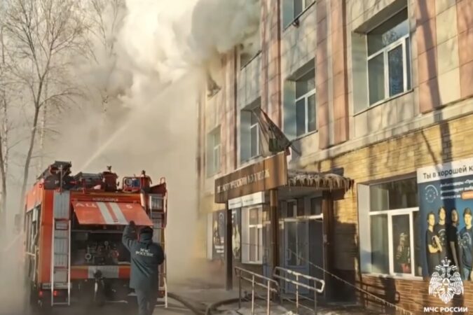 В новосибирском педколледже ввели режим повышенной готовности после пожара