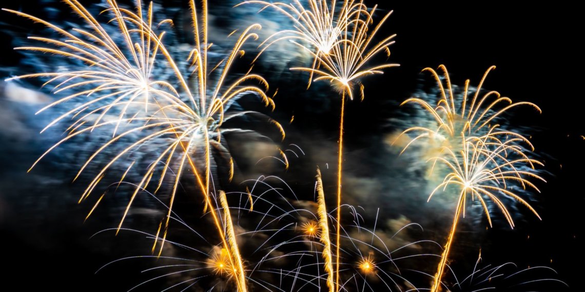 Штраф до 50 тысяч рублей грозит россиянам за «опасный» запуск фейерверков