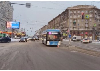 Троллейбус сбил маленькую девочку на пешеходном переходе в Новосибирске
