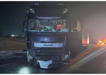 В ДТП с грузовиком скончался водитель легковушки на трассе под Новосибирском