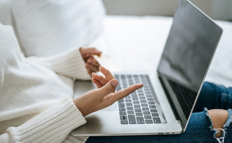 Россиян предупредили о схеме мошенничества с новогодними письмами