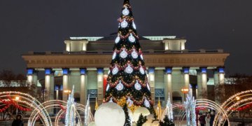Главные новогодние пространства официально открыли в Новосибирске