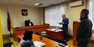 Новосибирец напал на таксиста с гитарной струной и угнал автомобиль