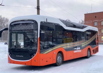 Новый троллейбус доставили из Челябинска в Новосибирск