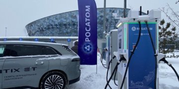 У «Сибирь-Арены» открыли первый в Новосибирске электрозарядный комплекс для автомобилей
