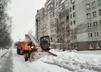 Мэр Новосибирска поручил усилить работы по уборке снега