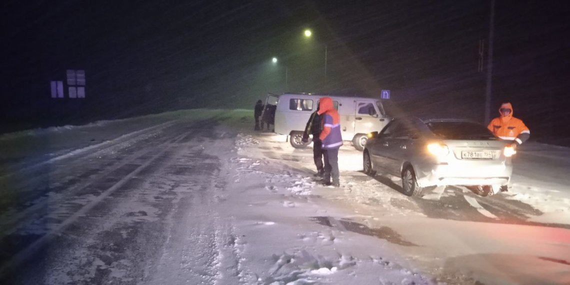 Шесть человек пострадали в аварии на трассе в Новосибирской области