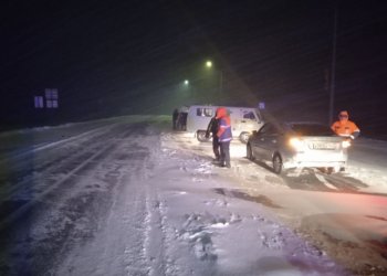 Шесть человек пострадали в аварии на трассе в Новосибирской области